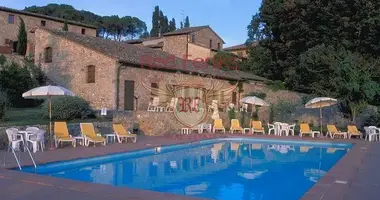 Hotel 600 m² en Terni, Italia