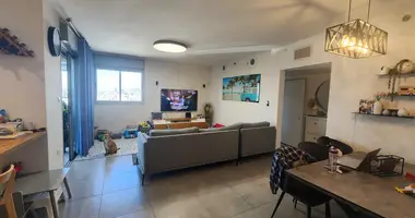 Mieszkanie 5 pokojów w Tel-Awiw, Izrael