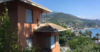 Villa in Arenzano, Italien