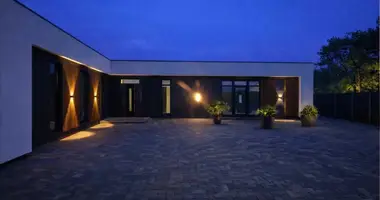 Casa 4 habitaciones en Lymanka, Ucrania