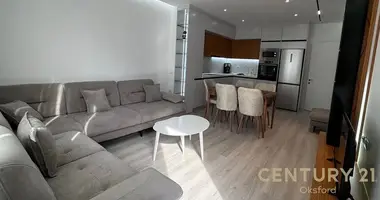 2+1 Apartment for Rent in Universe City Residence with Parking, Tirana en Condado de Tirana, Albania