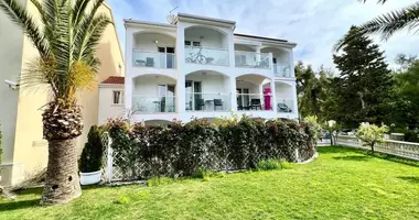 Hôtel 411 m² dans Strozanac Donji, Croatie