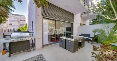 Apartamento 5 habitaciones en Tel-Aviv, Israel