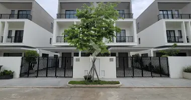 Casa 4 habitaciones en Sangkat Prek Kampeus, Camboya