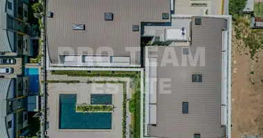 2 bedroom apartment in Konyaalti, Turkey