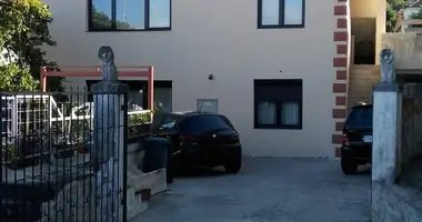 Haus 5 Schlafzimmer in Tivat, Montenegro