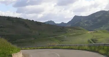 Parcela en Cianciana, Italia