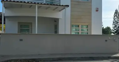 Villa 5 bedrooms in Parekklisia, Cyprus