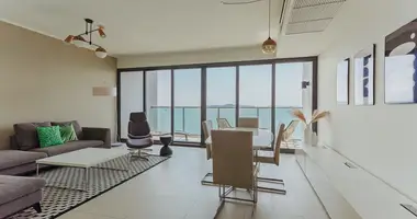 Condo 2 bedrooms in Na Kluea, Thailand
