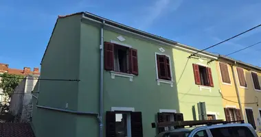 Wohnung 2 Schlafzimmer in Stadt Pola, Kroatien