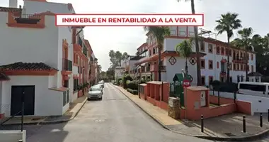 3 bedroom apartment in Estepona, Spain