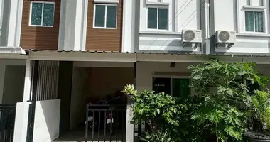 Reihenhaus in Huai Yai, Thailand