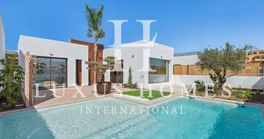 Вилла 4 комнаты в Лос-Алькасарес, Испания