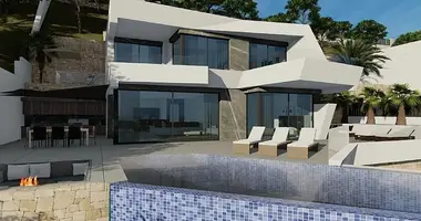 4 bedroom house in Calp, Spain