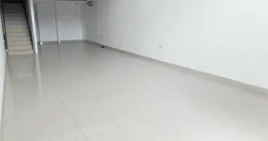 Tienda 146 m² en Pafos, Chipre