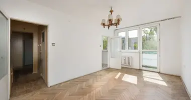 Mieszkanie 3 pokoi w Warszawa, Polska