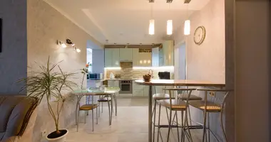 Wohnung 3 zimmer in Minsk, Belarus