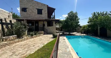 6 bedroom house in Salamiou, Cyprus