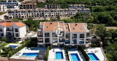 Adosado Adosado en Budva, Montenegro