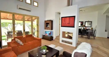 Haus 5 zimmer in Loutraki Perachora Agioi Theodoroi Municipality, Griechenland