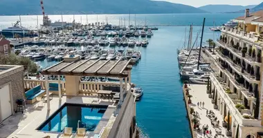 Reihenhaus in Tivat, Montenegro