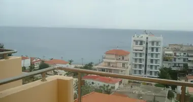 Mieszkanie 3 pokoi w Loutraki Perachora Agioi Theodoroi Municipality, Grecja