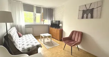 Mieszkanie 2 pokoi w Warszawa, Polska