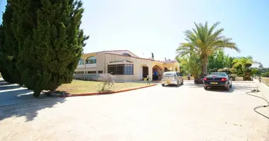 Villa in Kamares, Zypern