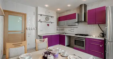 Apartamento 3 habitaciones en Minsk, Belarús
