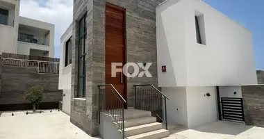 3 bedroom apartment in Chloraka, Cyprus