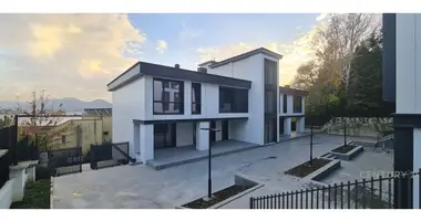 Mieszkanie 3 pokoi w Tirana Municipality, Albania