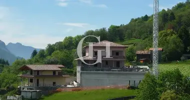 2 bedroom apartment in Pianello del Lario, Italy