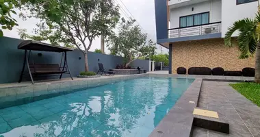 Dom 6 pokojów w Pong, Tajlandia