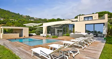 5 bedroom villa in France