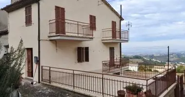 Dom 7 pokojów w Terni, Włochy