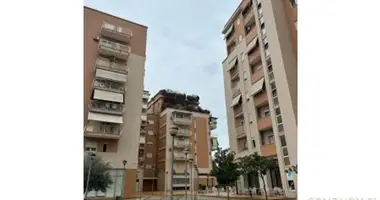 Oficina 163 m² en Tirana Municipality, Albania