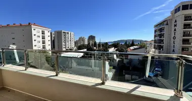 Apartamento 2 habitaciones en Becici, Montenegro