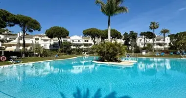 Mieszkanie 3 pokoi w Estepona, Hiszpania