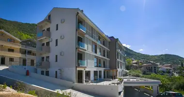 Apartamento 2 habitaciones en Tivat, Montenegro