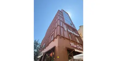 Office 137 m² in Tirana Municipality, Albania