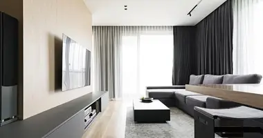 Wohnung 5 zimmer in Warschau, Polen