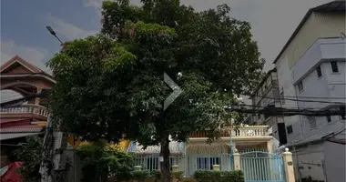 Villa in Sangkat Teuk L'ak Ti Muoy, Cambodia