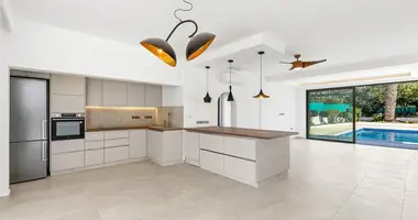 5 bedroom villa in Peyia, Cyprus