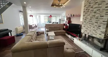 1 bedroom apartment in Tirana Municipality, Albania