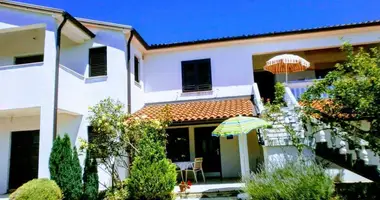Hotel 357 m² in Neuenburg, Kroatien