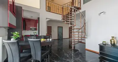 Appartement 4 chambres dans Varsovie, Pologne