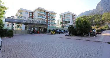 2 bedroom apartment in Konyaalti, Turkey