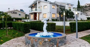 5 bedroom apartment in Agios Tychonas, Cyprus