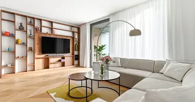 Wohnung 4 zimmer in Warschau, Polen