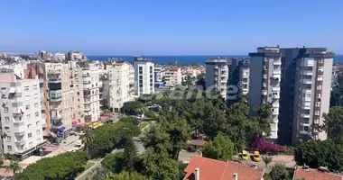 2 bedroom apartment in Konyaalti, Turkey